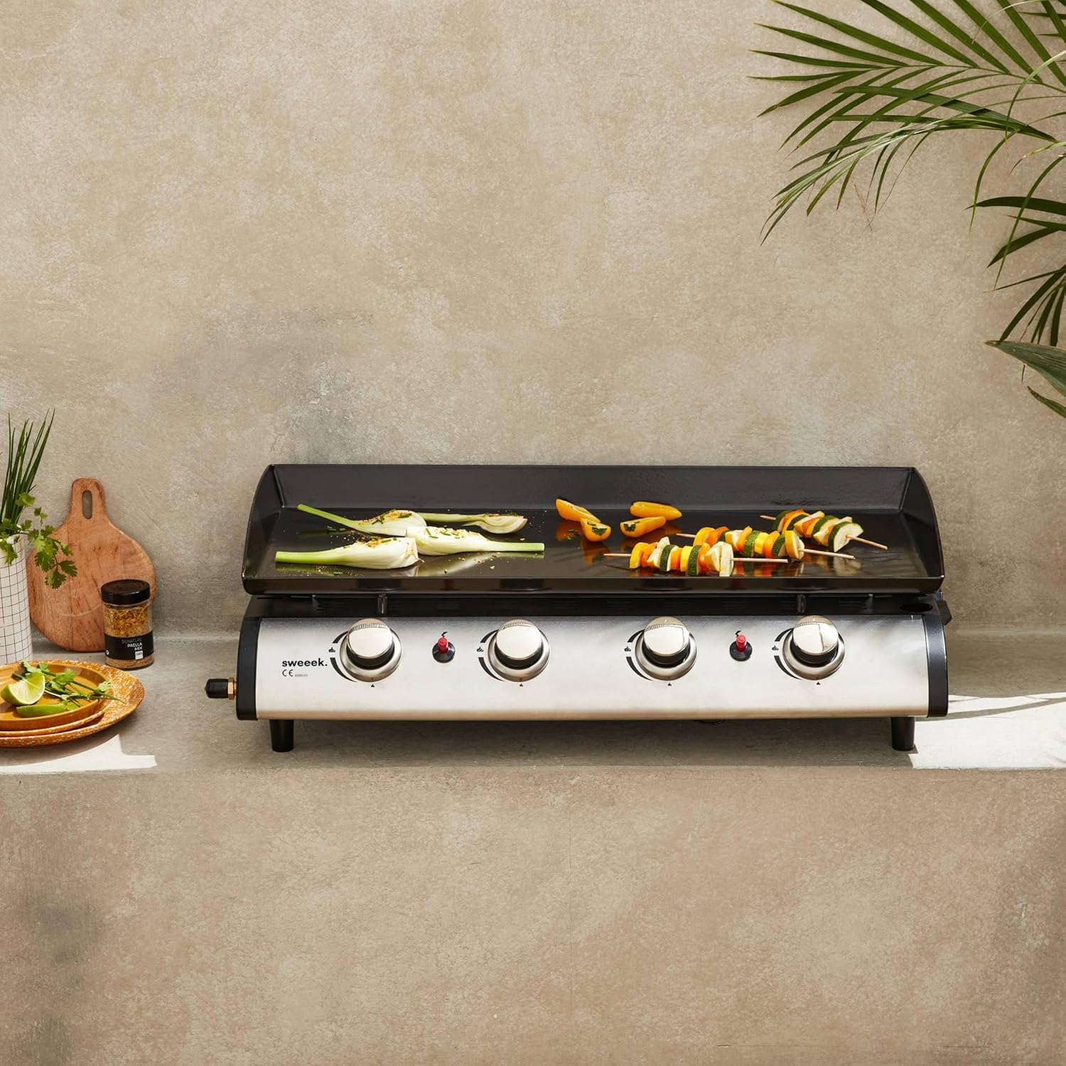 Alice's Garden - Plancha au gaz 4 Feux - Porthos 4 brûleurs - 10 KW - Barbecue - Cuisine extérieure - Grande Plaque émaillée - INOX Noir