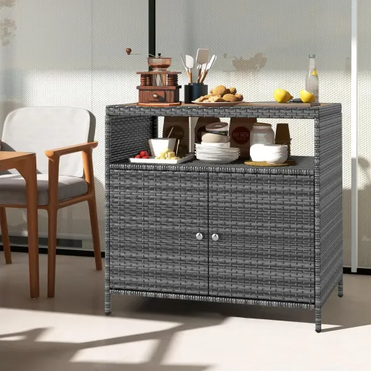 Buffet à 4 Niveaux en Rotin PE, Armoire avec Plan de Travail en Bois d'acacia, Meuble Rangement Extérieur Intérieur avec 2 Portes, 90x53x86 cm, Jardin, Terrasse, Patio, Cuisine (Gris)