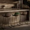 Choisir un tabouret de bar au design italien pour sublimer une cuisine extérieure moderne